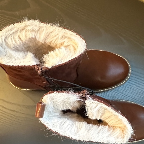 Brown Ankle Boots with Faux Fur Lining - Picture 6 of 6